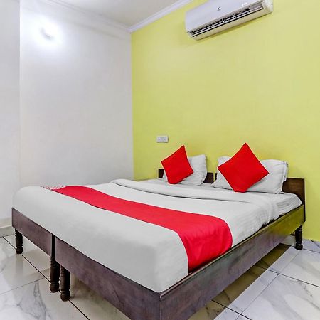 Hotel O Cozy Stay Дели Экстерьер фото