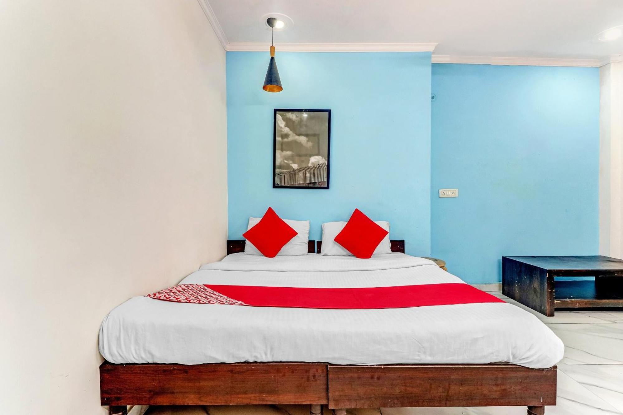 Hotel O Cozy Stay Дели Экстерьер фото