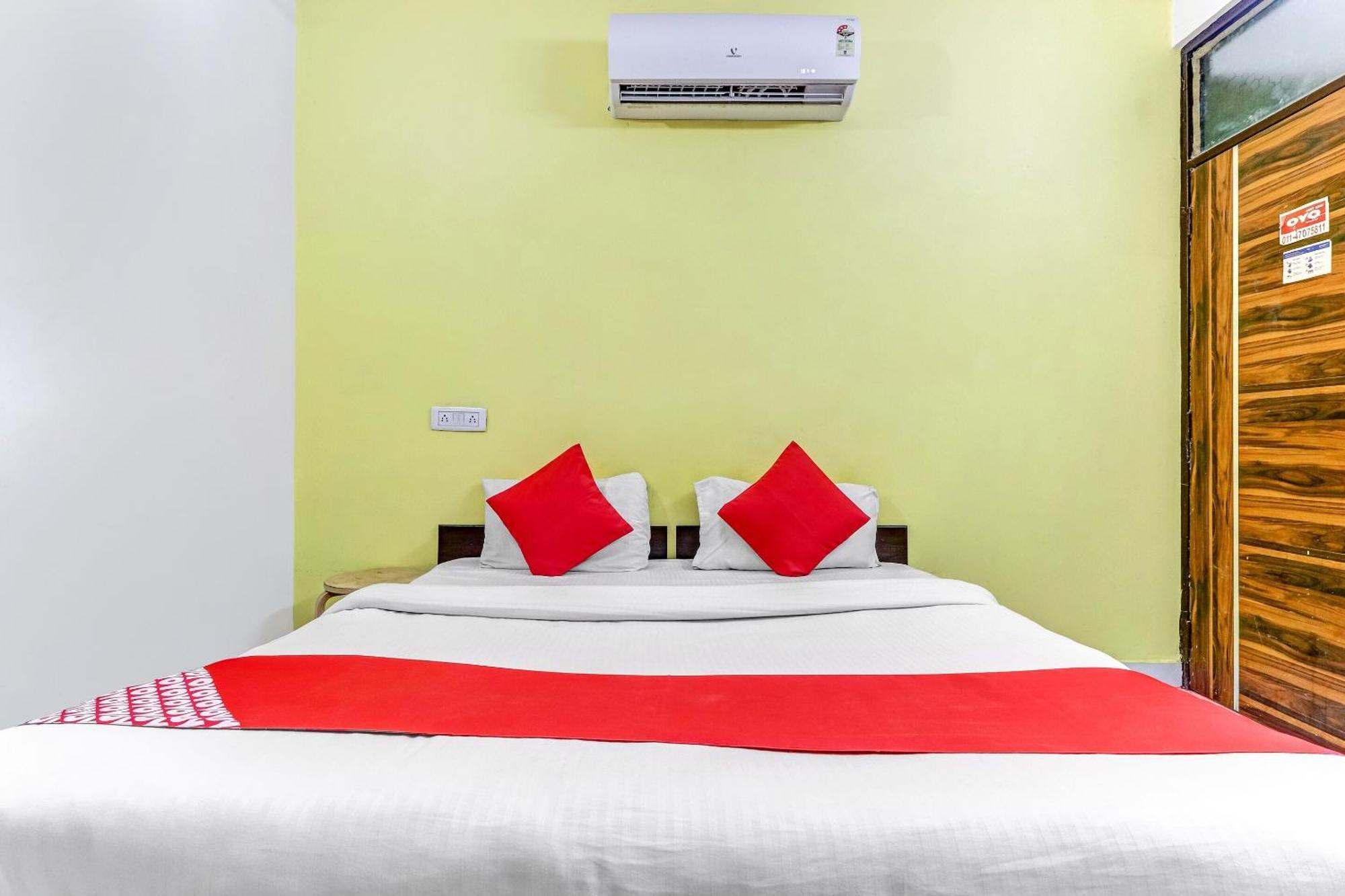 Hotel O Cozy Stay Дели Экстерьер фото