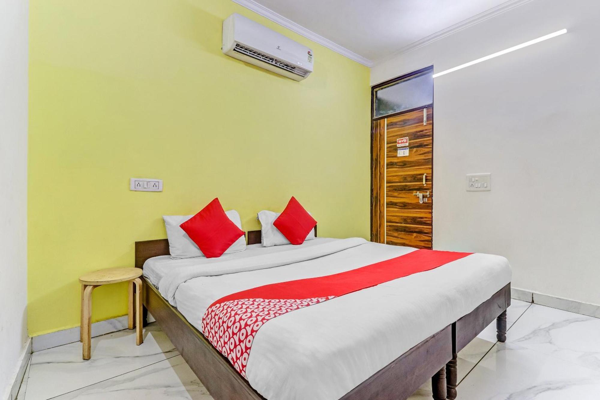 Hotel O Cozy Stay Дели Экстерьер фото